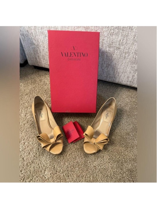 Valentino Garavani Shoes - Valentino Nude Patent Open Toe Bow Heels
